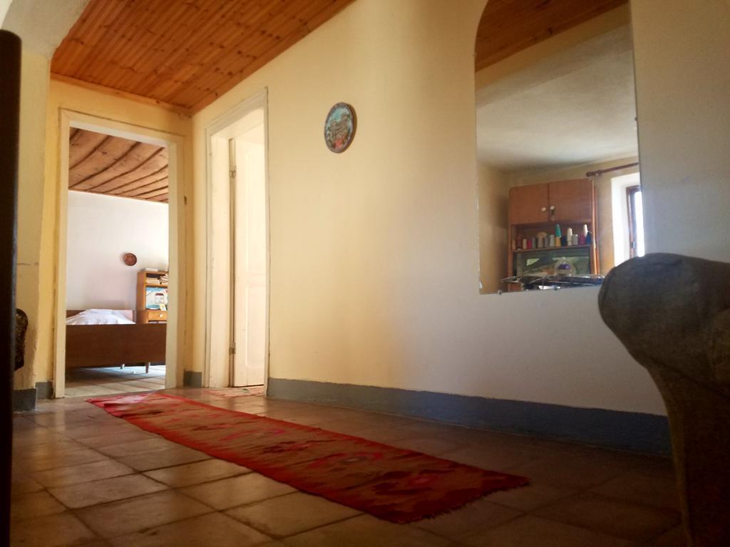 Отель Lori'S Traditional House Гирокастра Экстерьер фото